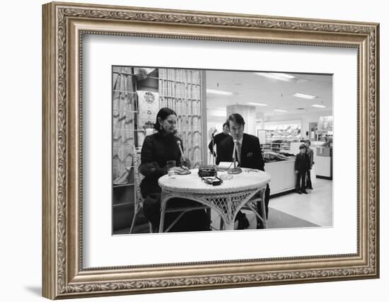 Heiress and Fashion Designer Gloria Vanderbilt with Husband Wyatt Cooper, New York, 1974-Alfred Eisenstaedt-Framed Photographic Print