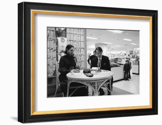 Heiress and Fashion Designer Gloria Vanderbilt with Husband Wyatt Cooper, New York, 1974-Alfred Eisenstaedt-Framed Photographic Print