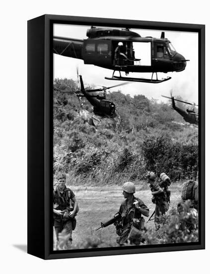 Helicopters Drop Troops-Associated Press-Framed Premier Image Canvas