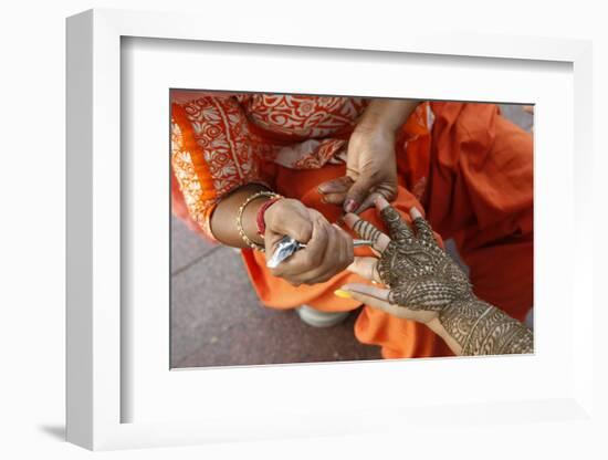 Henna tattooing in Delhi, India-Godong-Framed Photographic Print