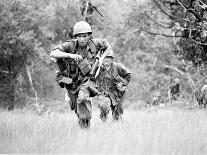 Vietnam War - U.S. Army Zone D-Henri Huet-Photographic Print