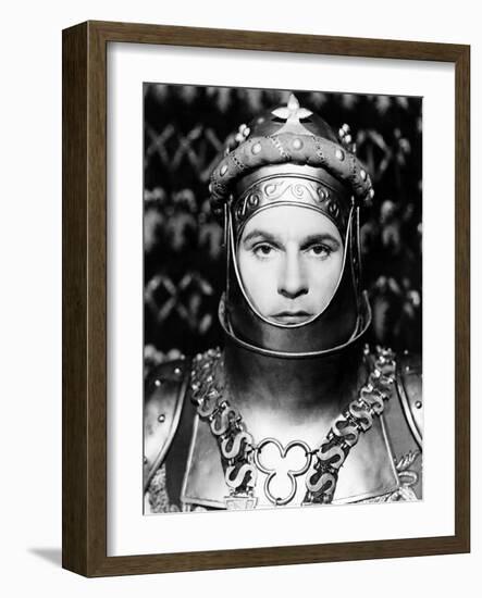 Henry V, Laurence Olivier As King Henry V, 1944-null-Framed Photo