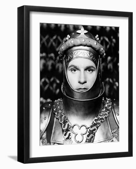 Henry V, Laurence Olivier As King Henry V, 1944-null-Framed Photo