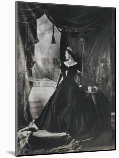 Her Majesty Queen Elizabeth the Queen Mother, England-Cecil Beaton-Mounted Photographic Print