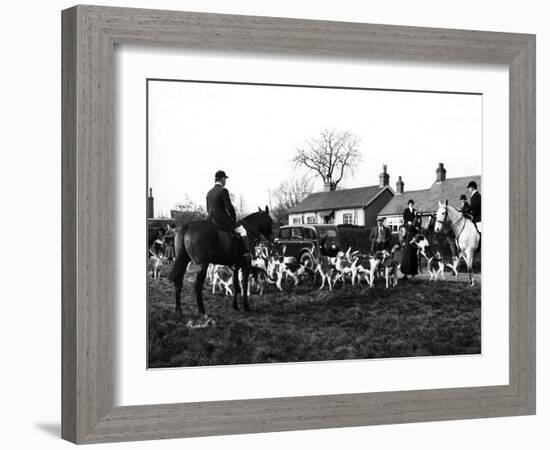 Herfordshire Fox Hunt-Fred Musto-Framed Photographic Print