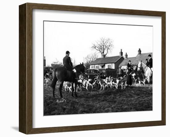 Herfordshire Fox Hunt-Fred Musto-Framed Photographic Print