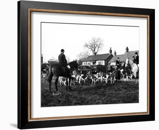 Herfordshire Fox Hunt-Fred Musto-Framed Photographic Print