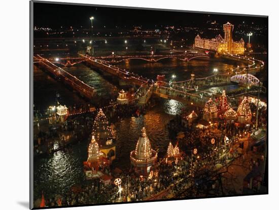 Hindu Devotees Gather to Bathe in River Ganges During the Kumbh Mela Festival in Haridwar, India-null-Mounted Photographic Print