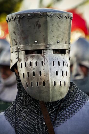 historical-reenactment-crusader-flat-top-great-helm-with-visor_u-l-puy49f0.jpg