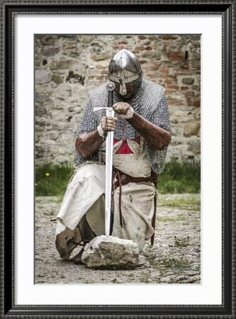 https://imgc.artprintimages.com/img/print/historical-reenactment-templar-knight-kneeling-in-prayer-13th-14th-century_u-l-pv8lwu177nw6.jpg?artPerspective=n