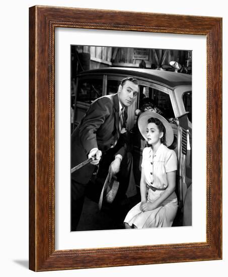 Hold Back The Dawn, Charles Boyer, Olivia Dehavilland, 1941-null-Framed Photo