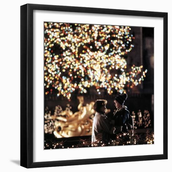 Home Alone 2: Lost in New York by Chris Columbus with Catherine O'Hara, Macaulay Culkin, 1992-null-Framed Photo