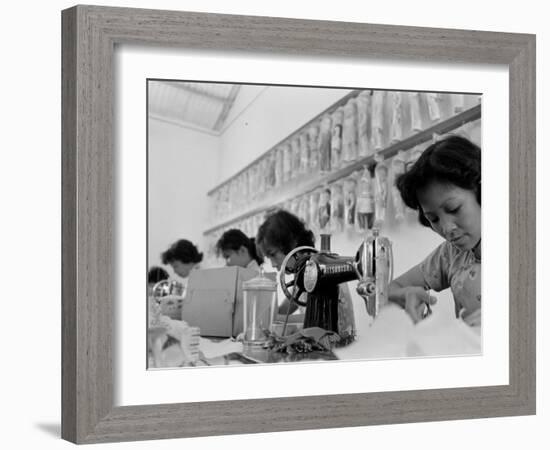 Hong Kong Industry-John Dominis-Framed Photographic Print