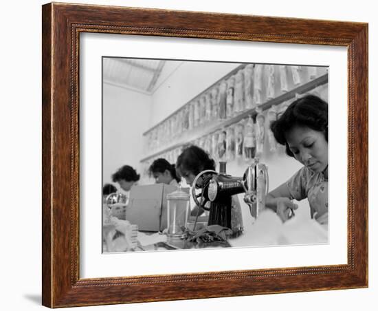 Hong Kong Industry-John Dominis-Framed Photographic Print