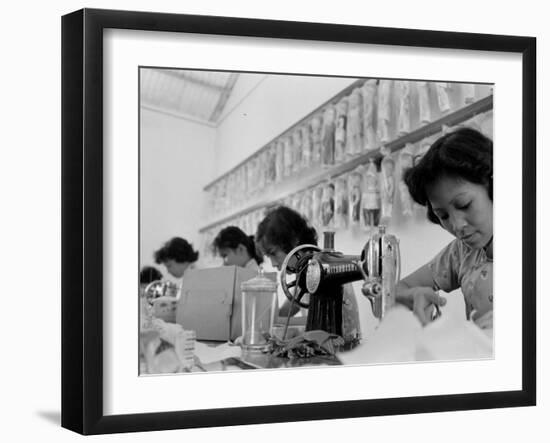 Hong Kong Industry-John Dominis-Framed Photographic Print