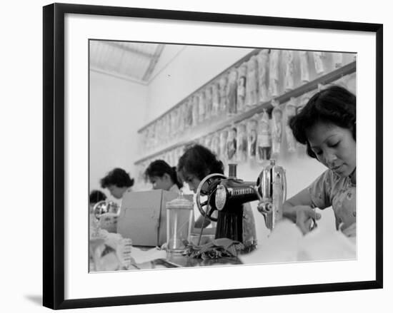 Hong Kong Industry-John Dominis-Framed Photographic Print