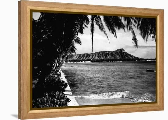 Honolulu, Hawaii - View of Diamond Head Photograph-Lantern Press-Framed Stretched Canvas