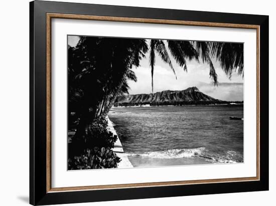 Honolulu, Hawaii - View of Diamond Head Photograph-Lantern Press-Framed Art Print