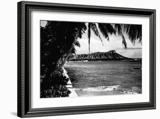 Honolulu, Hawaii - View of Diamond Head Photograph-Lantern Press-Framed Art Print