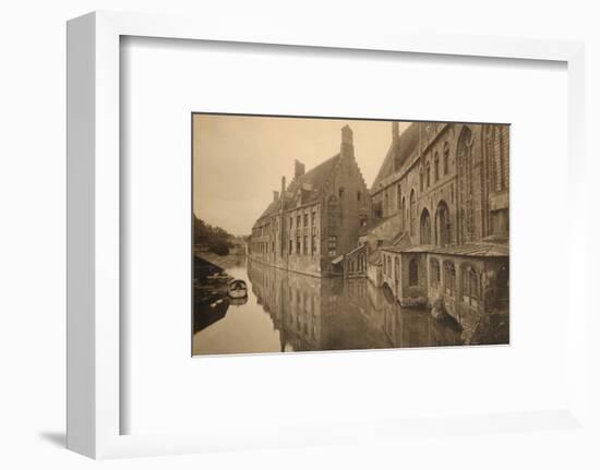 'Hôpital Saint-Jean', c1928-Unknown-Framed Photographic Print