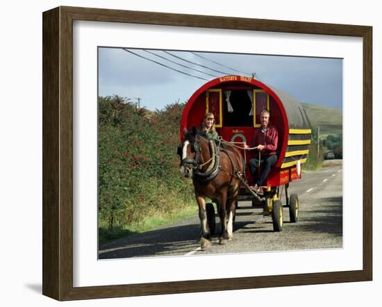 Horse-Drawn Gypsy Caravan, Dingle Peninsula, County Kerry, Munster, Eire (Republic of Ireland)-Roy Rainford-Framed Photographic Print