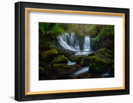 horseshoe-falls-1-Lincoln Harrison-Framed Photo