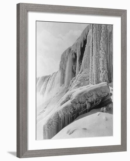 Horseshoe Falls Covered in Ice-Bettmann-Framed Photographic Print