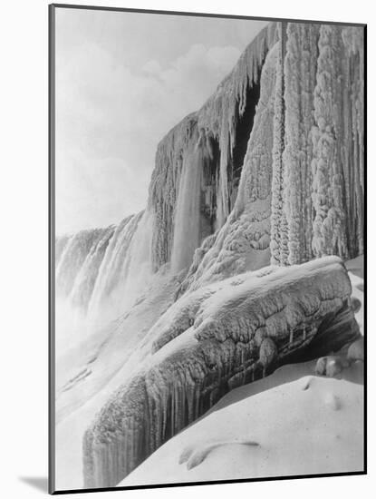 Horseshoe Falls Covered in Ice-Bettmann-Mounted Photographic Print