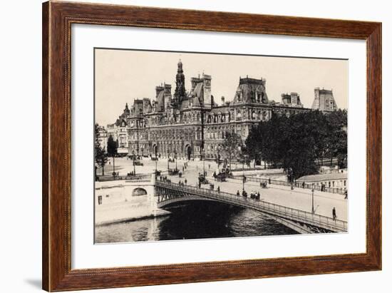 Hôtel De Ville and the Pont D'Arcole, 1900-null-Framed Giclee Print