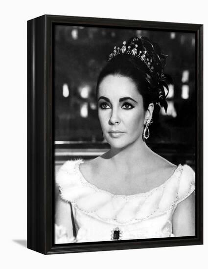 Hotel International THE V.I.P.S d'Anthony Asquith with Elizabeth Taylor, 1963 (b/w photo)-null-Framed Stretched Canvas
