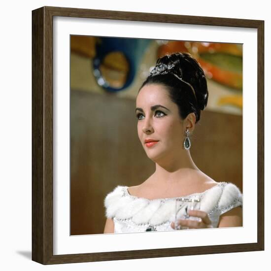 Hotel International THE V.I.P.S d'Anthony Asquith with Elizabeth Taylor, 1963-null-Framed Photo