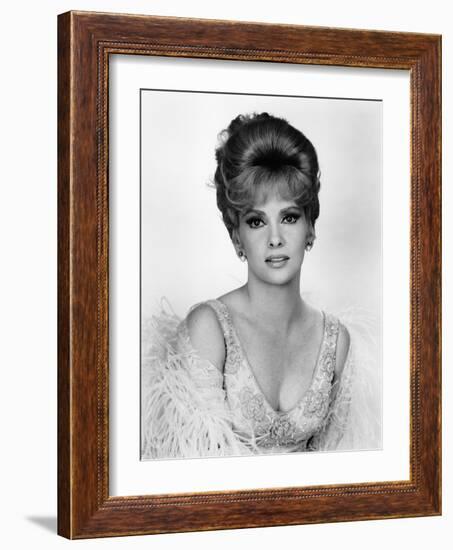 Hotel Paradiso, Gina Lollobrigida, 1966-null-Framed Photo