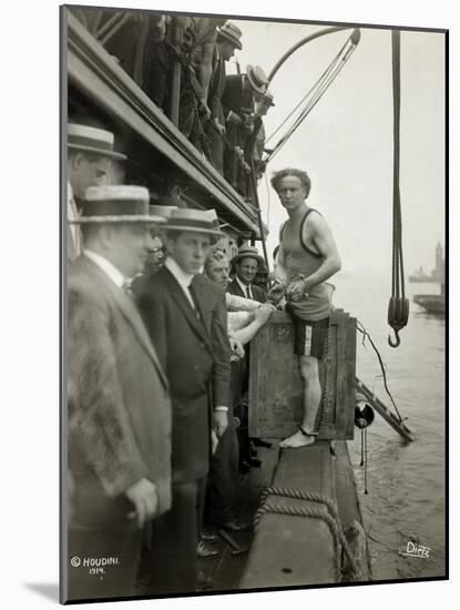 Houdini Overboard Box Escape, 1912-Science Source-Mounted Giclee Print