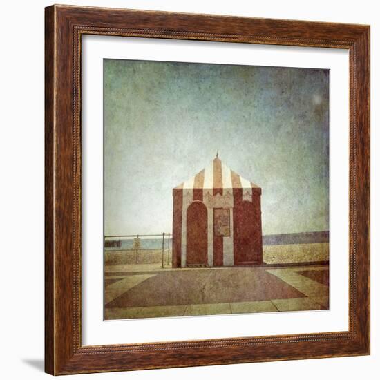 House of Fun-Doug Chinnery-Framed Photographic Print