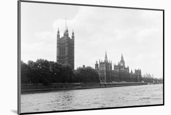 Houses of Parliament. 21st August 1971-Staff-Mounted Photographic Print