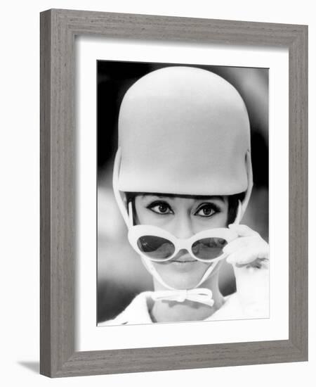 How to Steal a Million, Audrey Hepburn, 1966-null-Framed Photo