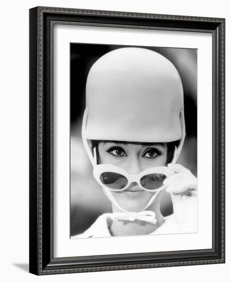 How to Steal a Million, Audrey Hepburn, 1966-null-Framed Photo