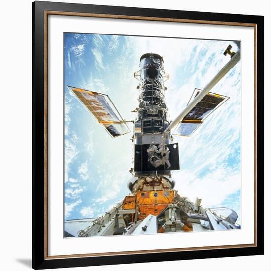 Hubble Servicing-null-Framed Photographic Print