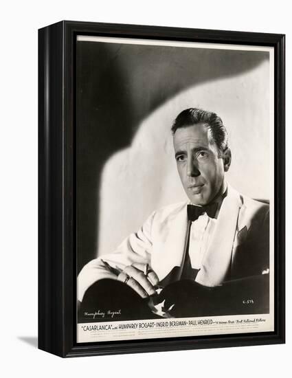 Humphrey Bogart (1899-1957) in Film Casablanca by Michael Curtiz Par Anonymous, 1942 - Photograph --Anonymous Anonymous-Framed Premier Image Canvas