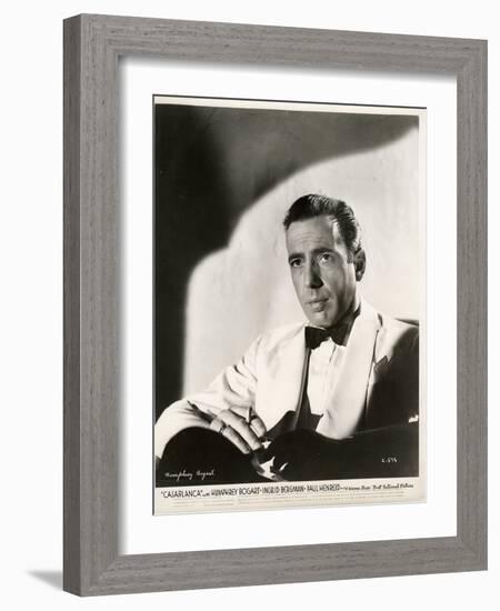 Humphrey Bogart (1899-1957) in Film Casablanca by Michael Curtiz Par Anonymous, 1942 - Photograph --Anonymous Anonymous-Framed Giclee Print