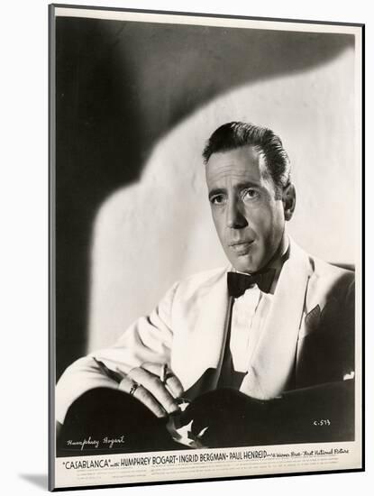 Humphrey Bogart (1899-1957) in Film Casablanca by Michael Curtiz Par Anonymous, 1942 - Photograph --Anonymous Anonymous-Mounted Giclee Print