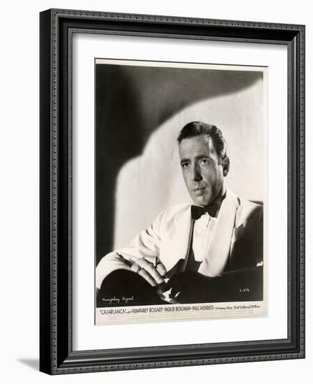 Humphrey Bogart (1899-1957) in Film Casablanca by Michael Curtiz Par Anonymous, 1942 - Photograph --Anonymous Anonymous-Framed Giclee Print