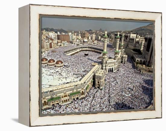 Hundreds of Thousands of Pilgrims Perform Friday Prayers at the Great Mosque in Mecca, Saudi Arabia-null-Framed Premier Image Canvas