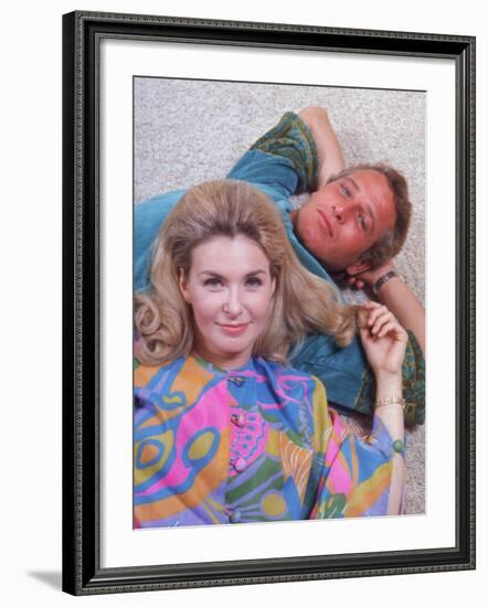 Husband and Wife Actors Paul Newman and Joanne Woodward-Mark Kauffman-Framed Premium Photographic Print
