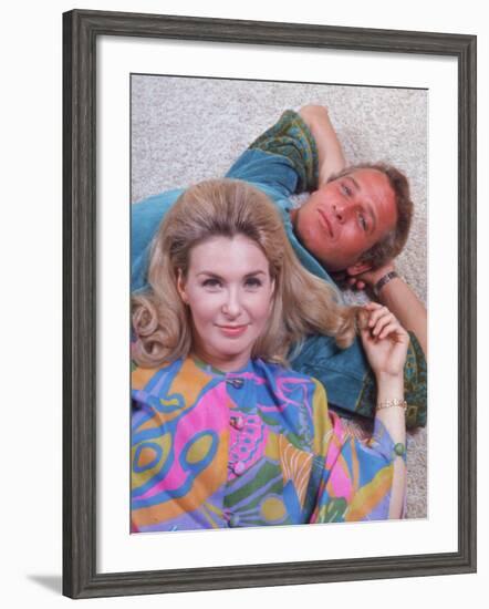 Husband and Wife Actors Paul Newman and Joanne Woodward-Mark Kauffman-Framed Premium Photographic Print