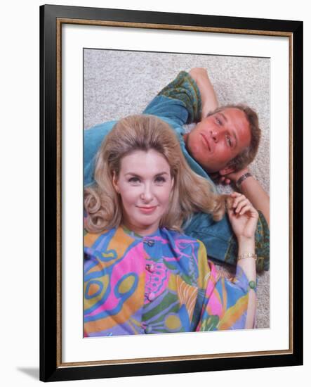 Husband and Wife Actors Paul Newman and Joanne Woodward-Mark Kauffman-Framed Premium Photographic Print