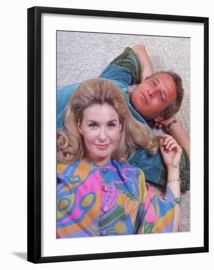 Husband and Wife Actors Paul Newman and Joanne Woodward-Mark Kauffman-Framed Premium Photographic Print