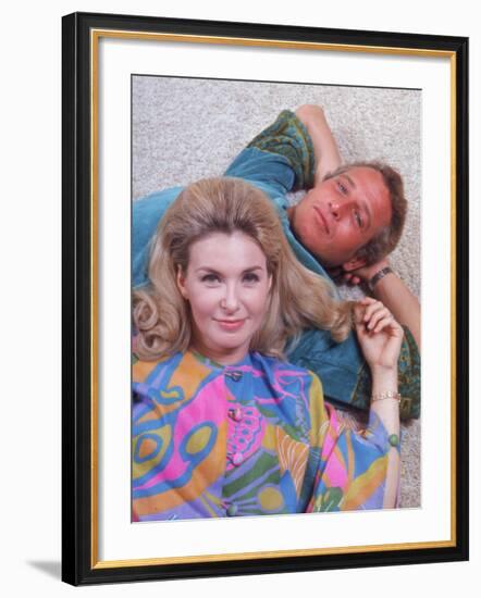 Husband and Wife Actors Paul Newman and Joanne Woodward-Mark Kauffman-Framed Premium Photographic Print