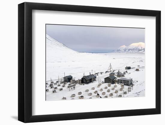 Husky Dog Sled Operation-Louise Murray-Framed Photographic Print