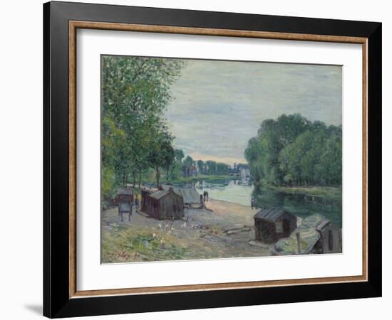 Huts at the Edge of the Loing; Cabanes Au Bord Du Loing, 1896-Alfred Sisley-Framed Giclee Print